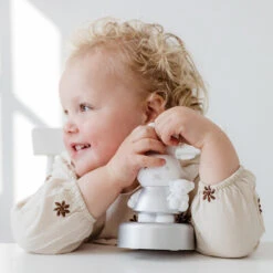 Bambolino Toys Nijntje 3D Zilver Nachtlampje 33197 -Bekend Babyartikelen Winkel 33197 9 mf rd bt night light silver ambiance 03 1