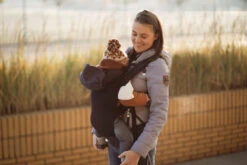 Momi Collet Navy Blue Ergonomische Draagzak NOSI00002 -Bekend Babyartikelen Winkel Momi Collet Navy Blue Ergonomische Draagzak NOSI00002 10