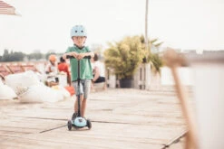 Scoot And Ride Kiwi Highwaykick 3 Step SR-96359 -Bekend Babyartikelen Winkel Scoot and Ride Highwaykick 3 Step BLUEBERRY