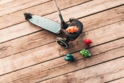 Scoot And Ride Led Steel Highwaykick 2 Step SR-96527 -Bekend Babyartikelen Winkel Scoot and Ride Led Steel Highwaykick 2 Step SR 96527 .sfeer 2