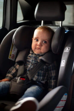 Ding Cruz Light Grey 360° Isofix Autostoel 0-36kg DI-101921 -Bekend Babyartikelen Winkel di 101919 lifestyle 03a 2
