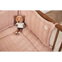 Jollein Grain Knit Wild Rose 30 X 180 Cm Bedbumper 004-895-67065 -Bekend Babyartikelen Winkel jollein grain knit wild rose 30 x 180 cm bedbumper 004 895 67065 1
