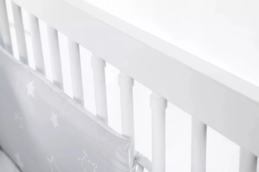 Ledikant Fleur 60x120 Cm 4 Ledikant Fleur 60x120 Cm - Afbeelding 2