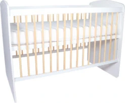 MamaLoes Ledikant Karolina Wit/Naturel 60 X 120 Cm -Bekend Babyartikelen Winkel ledikant karolina wit naturel