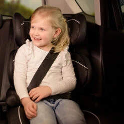 Ding Kato Zwart Autostoel 15-36 Kg YB801A -Bekend Babyartikelen Winkel mamaloes ding kato autostoel 15 36 kg2 1