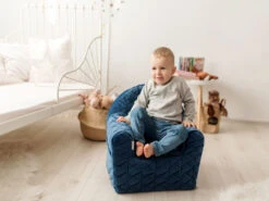 Albero Mio Velvet Navy Kinderfauteuil 12 Albero Mio Velvet Navy Kinderfauteuil -Bekend Babyartikelen Winkel mamaloes velvet navy kinderfauteuil 2