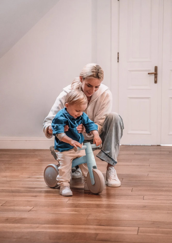 Momi Tedi Light Blue Mini Bike Loopfiets ROBI00037 11 Momi Tedi Light Blue Mini Bike Loopfiets ROBI00037 - Afbeelding 9