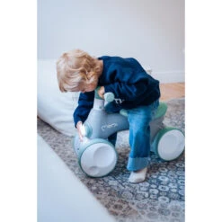 Momi Tobis Grey Ride-On Bubbles Loopfiets ROBI00043 -Bekend Babyartikelen Winkel momi tobis loopfiets sfeer3 1