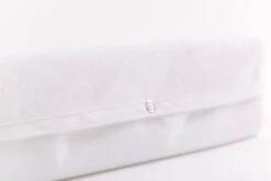 Doomoo Rest Easy Klein Hellend Vlak Kussen 30 Cm 40 040 008 -Bekend Babyartikelen Winkel rest easy small detail fabric