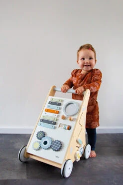 Tryco Houten Activiteiten Loopwagen TR-303012 -Bekend Babyartikelen Winkel tryco houten activiteiten loopwagen01