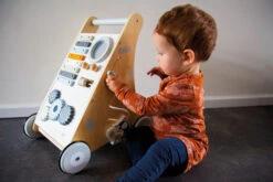 Tryco Houten Activiteiten Loopwagen TR-303012 -Bekend Babyartikelen Winkel tryco houten activiteiten loopwagen06